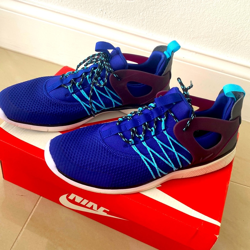 Women's Nike Free Viritous Running Shoes. Size 9. Never worn.
